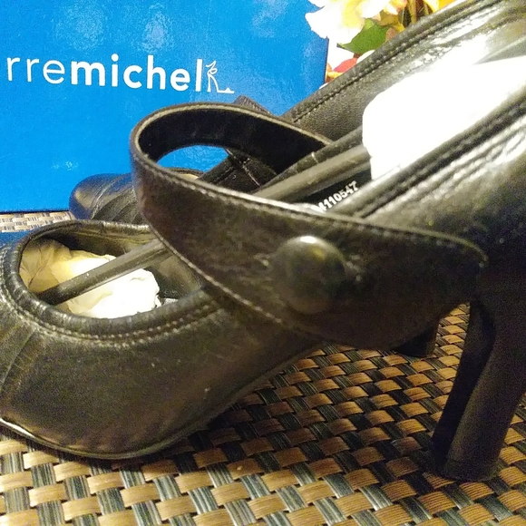 Pierre Michel heels size 6.5 B. - Picture 14 of 14